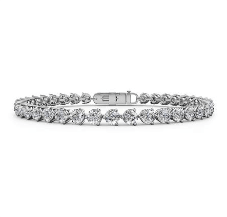 features of a diamond tennis bracelet